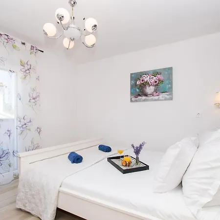 Lucija * Βόντιτσε