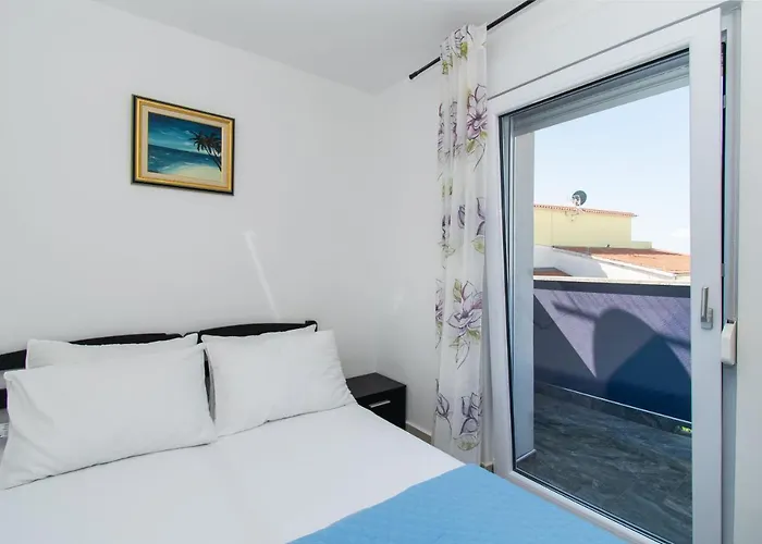 Lucija Apartman Vodice