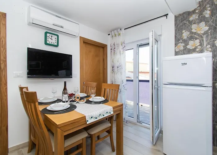 Lucija Apartman Vodice